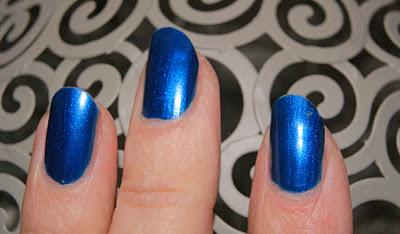 Aruba blue d'Essie, attention les yeux........