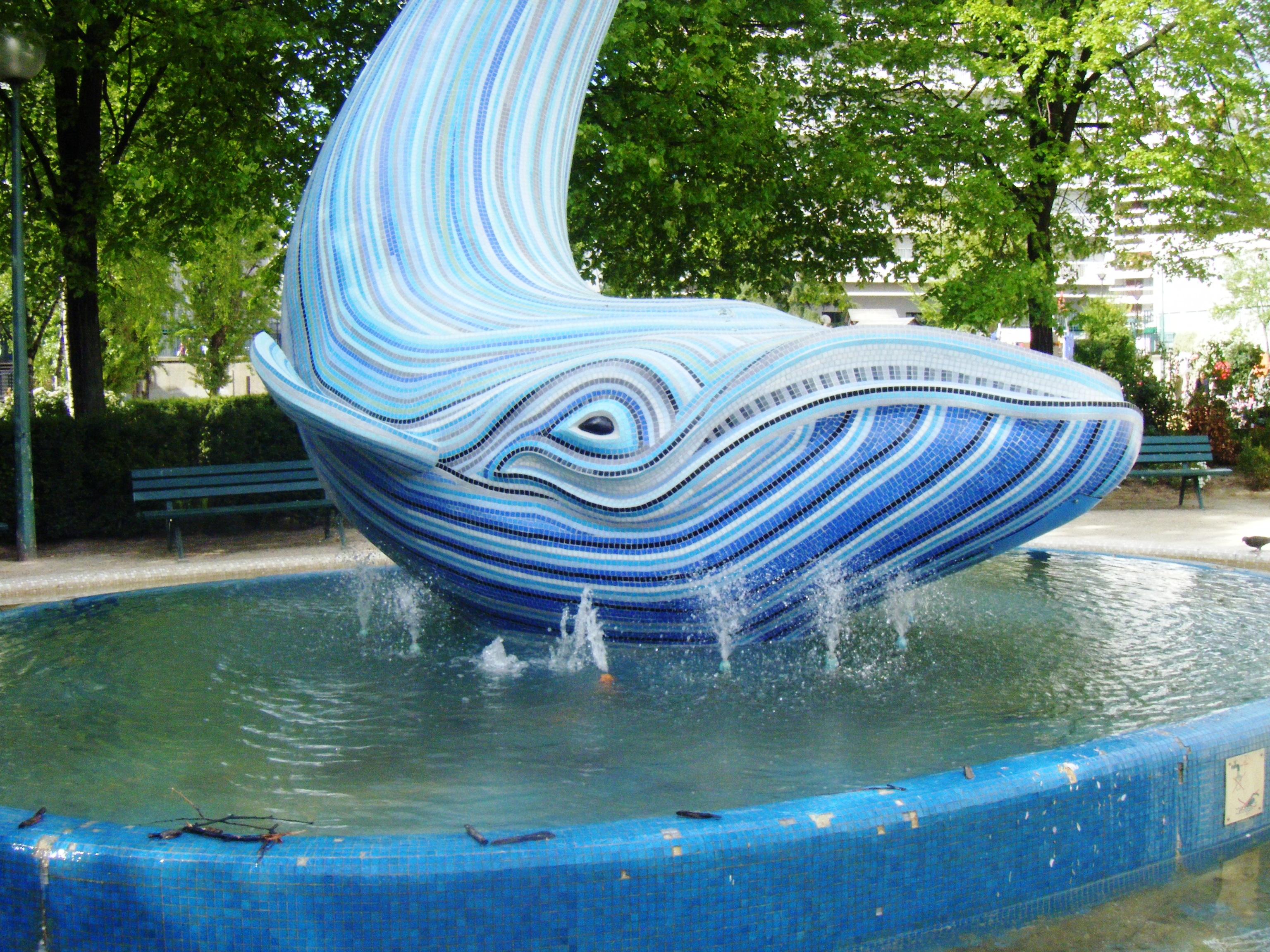 La Fontaine du Square Saint Eloi : une baleine souriante
