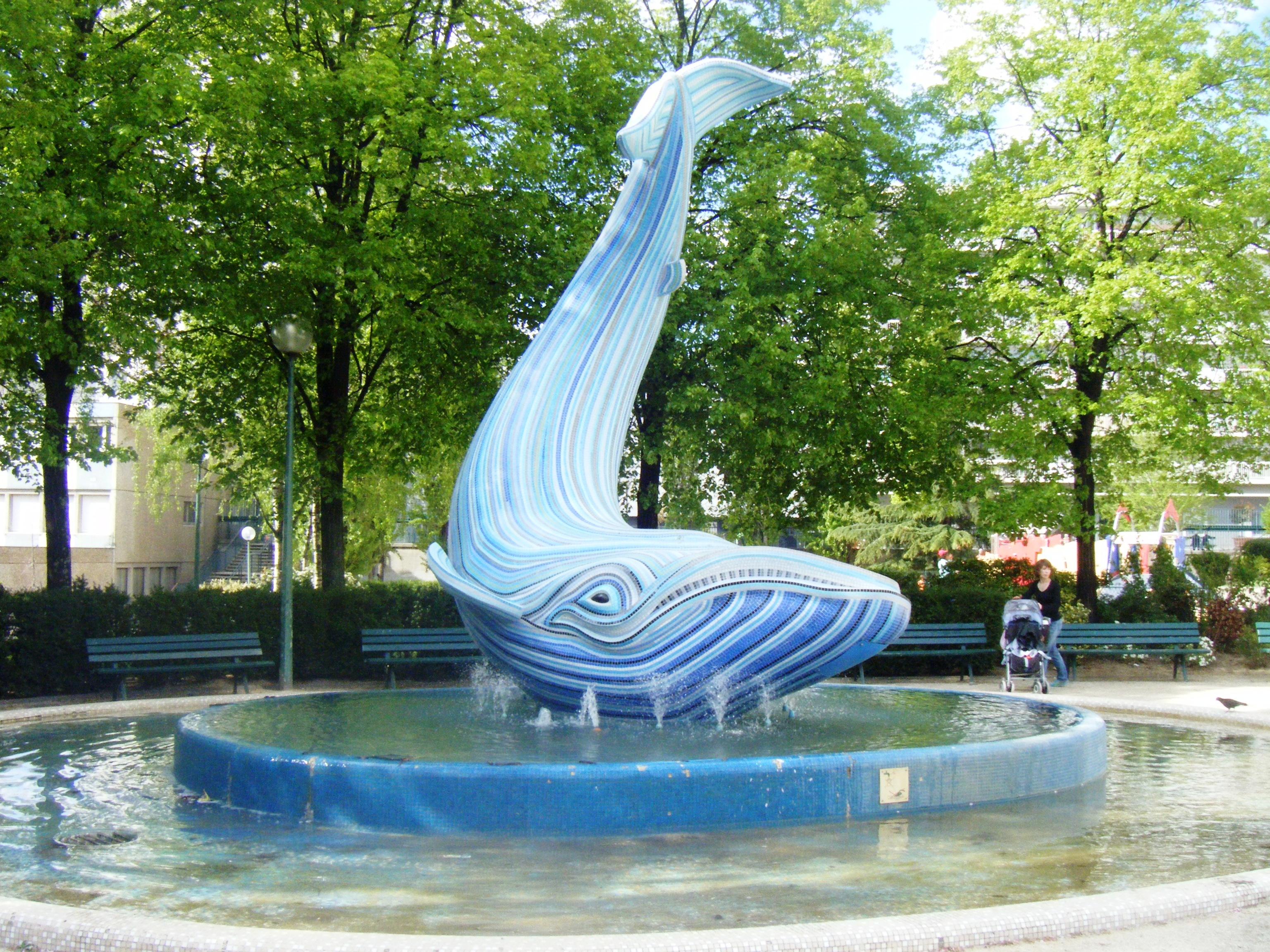 La Fontaine du Square Saint Eloi : une baleine souriante