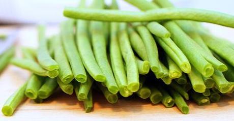 Un plat de haricots verts