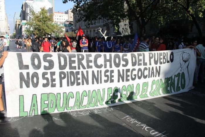 Les étudiants l'assurent : la mobilisation de 2011 en faveur de l'éducation n'était que le commencement. Reste à voir si la mayonnaise va à nouveau prendre en mars (photo DR Valentina Carvajal Gallardo)