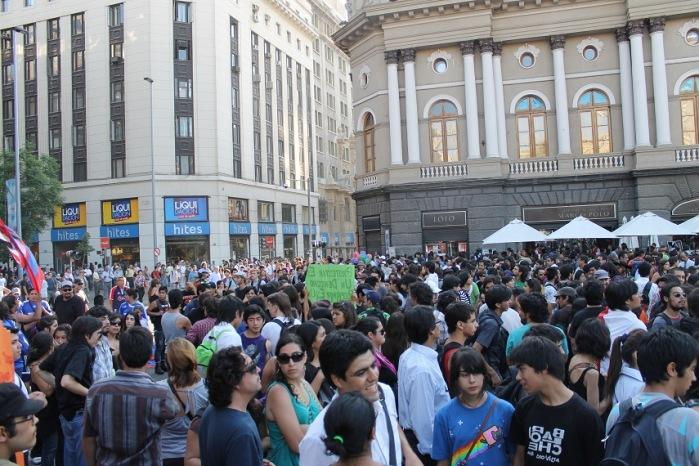 Les étudiants chiliens se mobilisent une nouvelle fois pendant les vacances estivales contre le projet de loi Hinzpeter qui bride les possibilités de manifester (photo DR Mobilisation Chili contre la loi Hinzpeter, photo DR Valentina Carvajal Gallardo)