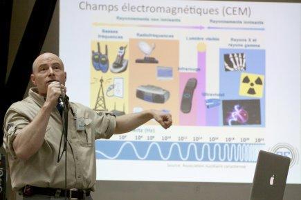 Compteurs «intelligents»: des ondes émises 1500 fois par jour Stéphane Bélainsky, technicien en électromagnétique, a calculé la... (Photo: Ninon Pednault, La Presse)