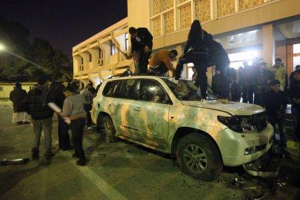 Libye: le siège du Conseil national libyen (CNT) attaqué par des manifestants