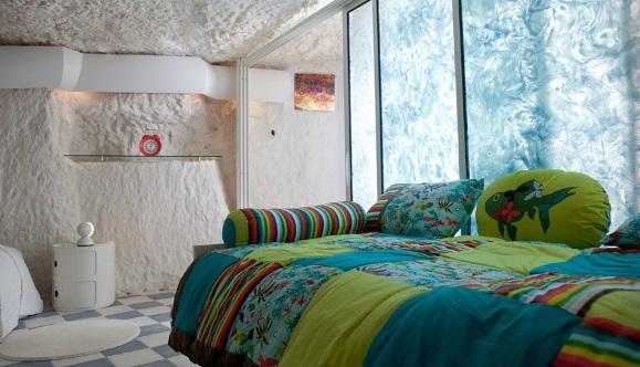 Un gite troglodyte très très déco