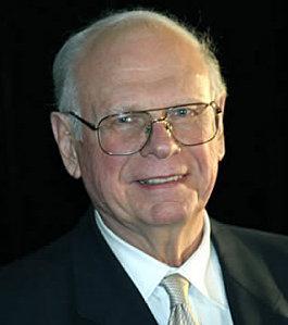 Lex-premier-ministre-du-Canada-Paul-HELLYER-et-le-sujet-OVN.jpg