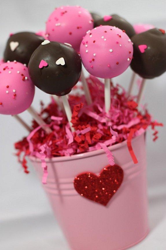 Valentine-s-Day-Cake-Pops-Basket.jpg