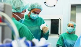 IMPLANTS et chirurgie esthétique: Les 6 mesures proposées par les praticiens britanniques  – British Association of Aesthetic Plastic Surgeons