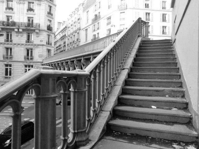 Escaliers des rues de Paris : de la rue Portalis vers la rue du Rocher