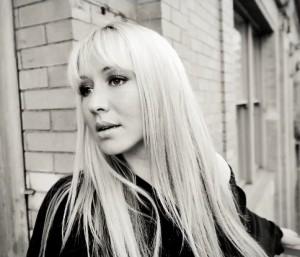 Kiley Dean travaille avec Rico Love et Jim Jonsin .