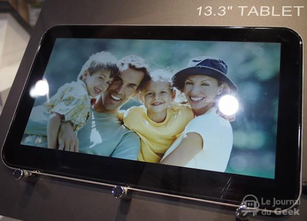 toshiba tablet concept live 07 600x432 Toshiba sessaie à différents formats pour les tablettes