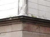 Femmes sculptées coins murs