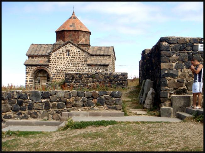Cimetière de Noratous, lac Sevan et monastère