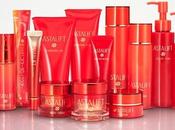 Lorsque photo lance dans pots crème