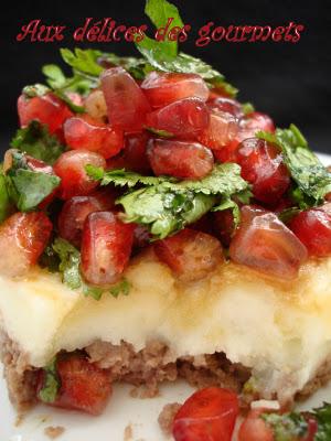 VIANDE HACHÉE EN PARMENTIER  ET SALADE DE PERSIL A LA GRENADE