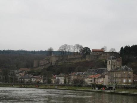 Une marche aux trois frontières Une marche aux trois frontières