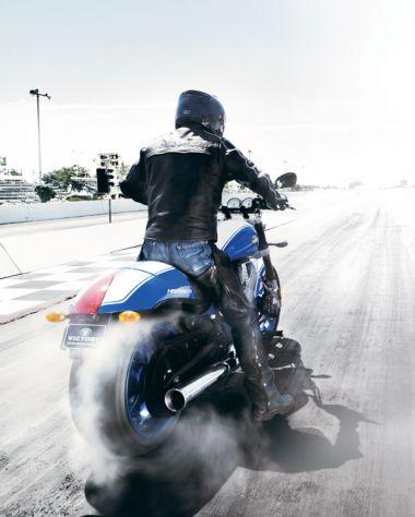 Vos accessoires pour moto Custom à prix soldés chez Customs-Planet!!!