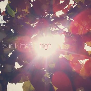 Stream : SUN GLITTERS - HIGH