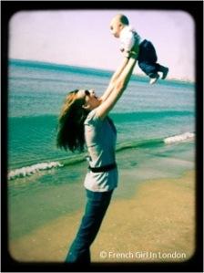 Femme et maman : 1 & 1 font 2 ? Non…  ça fait 1 mais bon, là  je ne parle pas d’arithmétique!