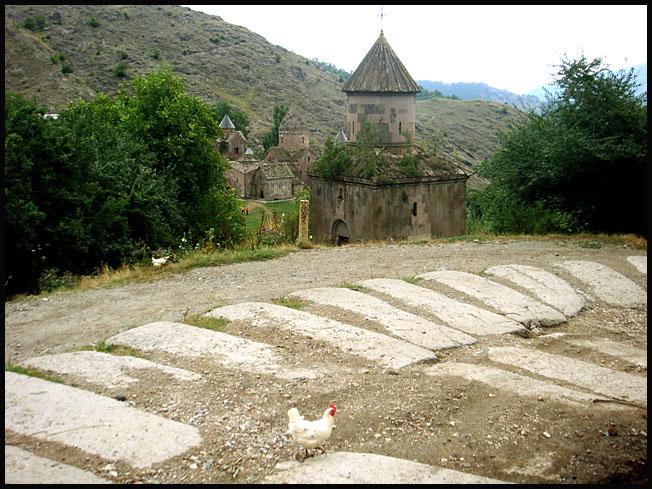 Marche en forêt et monastère de Gochavank