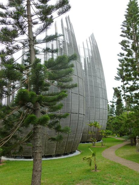 NOUMEA CENTRE CULTUREL TJIBAOU - Photo Cécile Gérard Vacances à Nouméa…