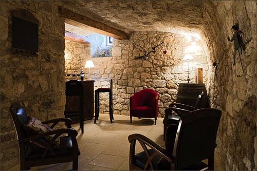 salon-3-La-Chartreuse-Du-Bignac-Hoosta-magazine-paris