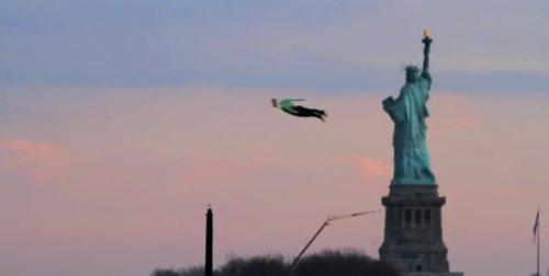 DE VRAIS SUPERS HÉROS?!