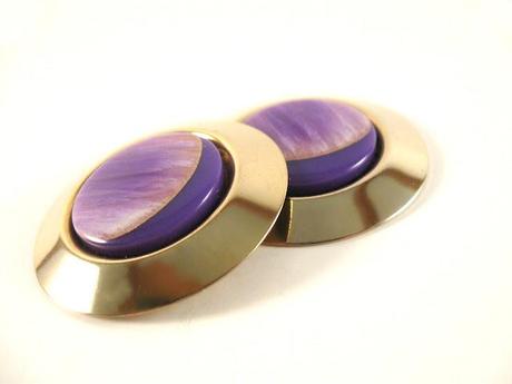 Des cabochons vintages et des perles en pierres naturelles