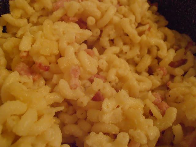 Mes macaronis and cheese (ou comment recycler des restes de fromage à raclette)