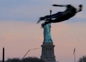 3 super-héros filmés dans le ciel de New York
