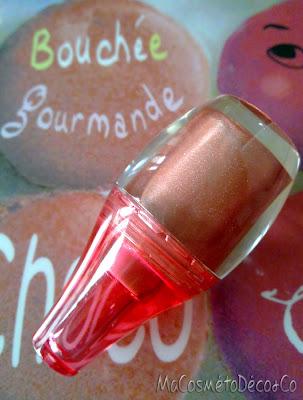 Réalisation d'un gloss maison pour le reportage vidéo chez MaCosmétoDéco