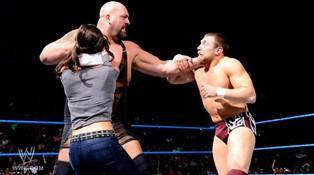 AJ empêche le Big Show de s'en prendre au Champion du Monde Poids Lourds Daniel Bryan