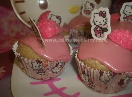 http://www.jaimehellokitty.com/images/ARTICLES13/cupcakesJHK-copie-1.jpg