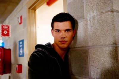 Nouvelle photo de Taylor Lautner sur le tournage d'Abduction