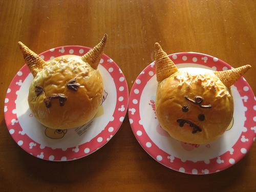 Oni buns by ristrey