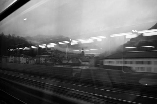 -voyage-en-train-b-w.jpg