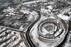 Le Colisée de Rome sous la neige