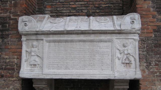 Sur les murs de San Giovanni e Paolo