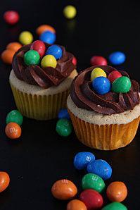 42 - Bake a cupcake - Cupcake au beurre de cacahuete et M&M