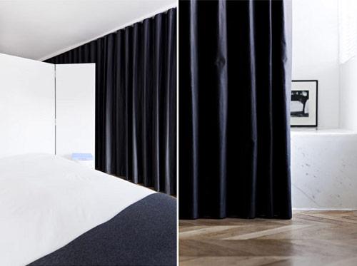 Du blanc, du noir, du bois et un peu de marbre… Un appartement à Paris par Frederic Berthier
