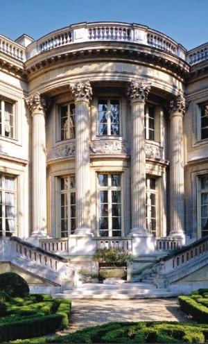 Hôtels particuliers parisiens : dépêchez-vous, bientôt ce genre d'exposition ne sera plus possible !