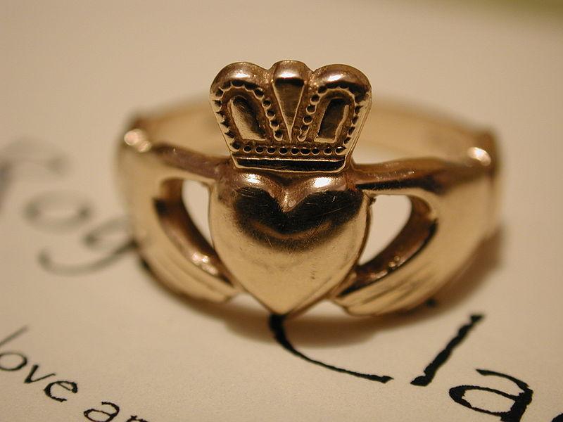 Claddagh ring : bague irlandaise d’amour