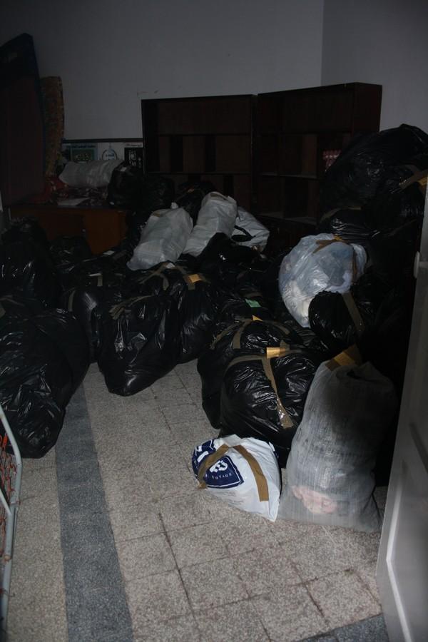 التبرعاتLa section de Bizerte de la ligue tunisienne pour la défense des droits de l’homme ouvre un centre de collecte des aides, LTDH, vague de froid, solidarité, campagne de collecte, froid, intempérie, nord ouest, 14 janvier, 23 octobre, détermination, blog, élection de la constituante, front progressiste patriotique du gouvernorat de Bizertehttp://tnkhanouff.hautetfort.com/, mes convictions, partage, photo, humeur  