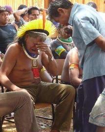 Brésil : le chef indien Raoni lance un cri d'alarme sur le sort de son peuple