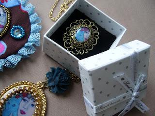 Un bijou acheté = Un livre offert