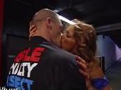 embrasse John Cena devant Zack Ryder