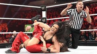 L'adversaire de Beth Phoenix lors d'Elimination Chamber 2012, Tamina Snuka, remporte une victoire face à Brie Bella