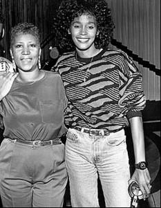 Aretha  Franklin parle de Whitney Houston et chantera à ses funerailles.