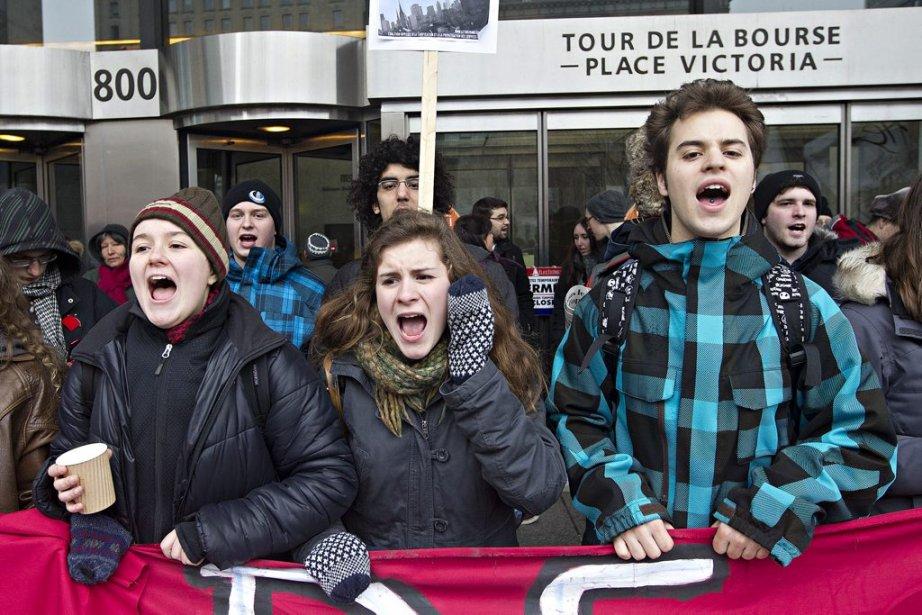 La tour de la Bourse de Montréal fermée par des manifestants