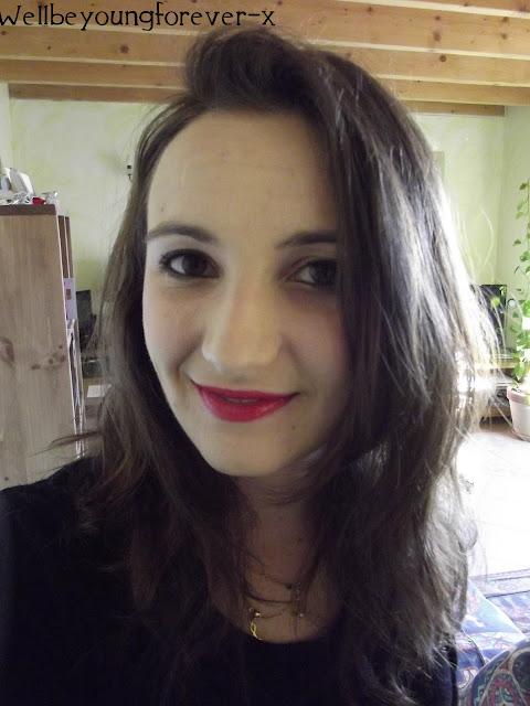 Make Up #10 - Red Lipstick and Golden Eyes